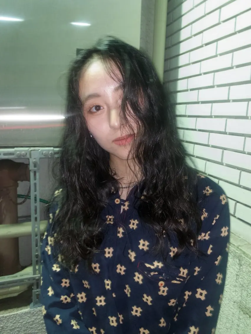 ロング カラー ヘアカラー yiye shioriのヘアスタイル