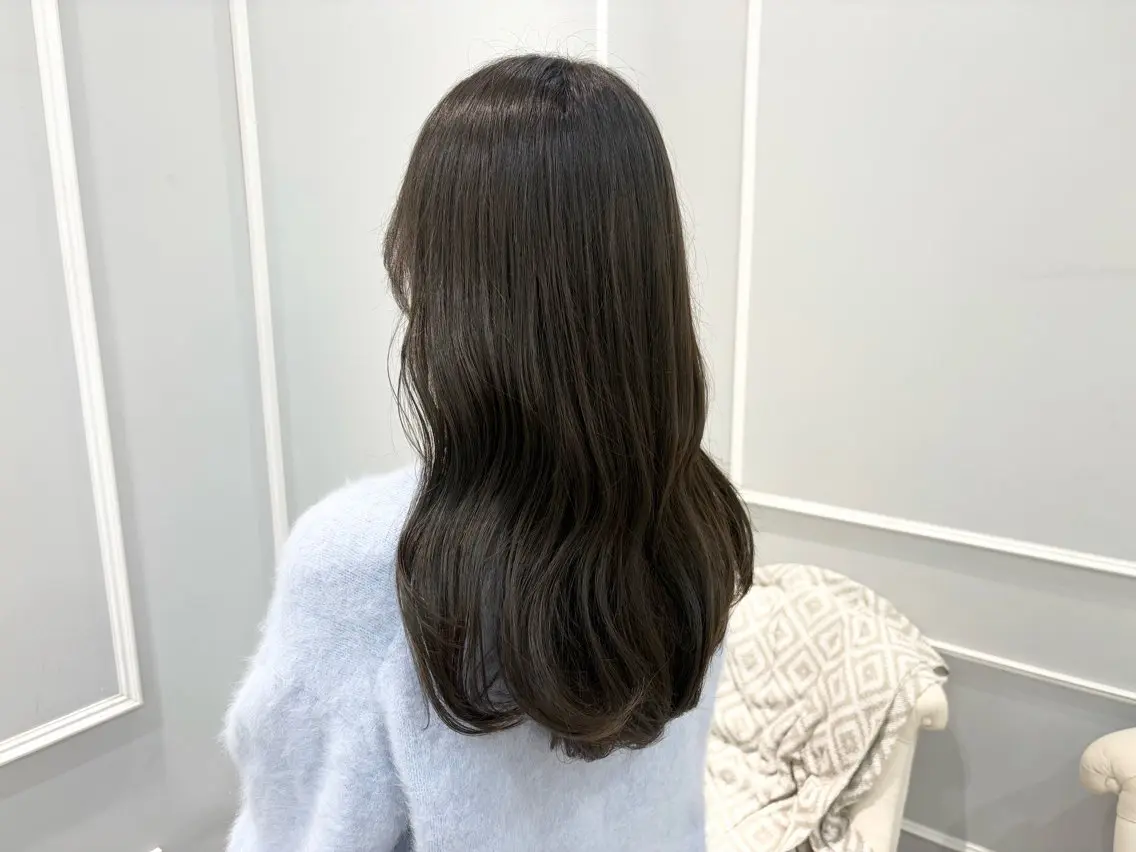セミロング ヘアカラー 縮毛矯正 トリートメント 🫧美髪矯正特化🫧 小林杏夏のヘアスタイル