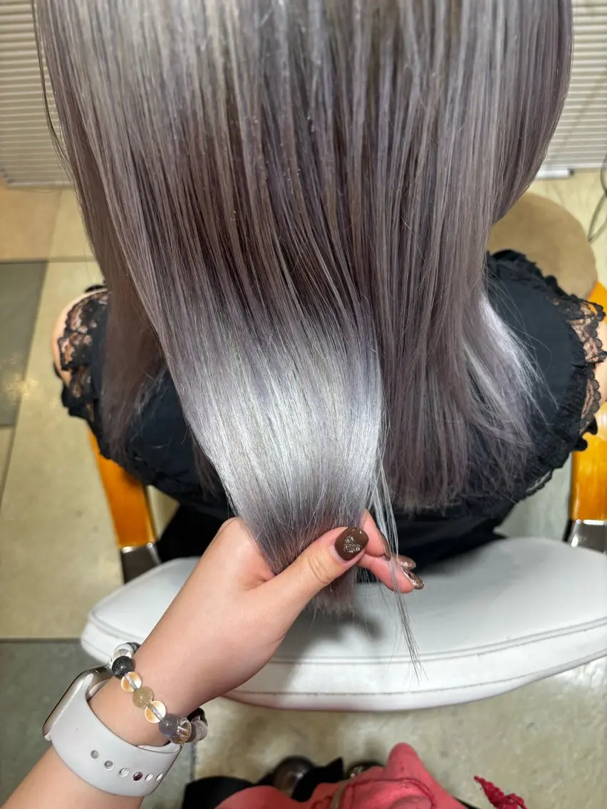 カラー ブリーチ ハイトーンカラー 淡色┊︎ナチュラル 🧁奈那美🧁*.゜のヘアスタイル
