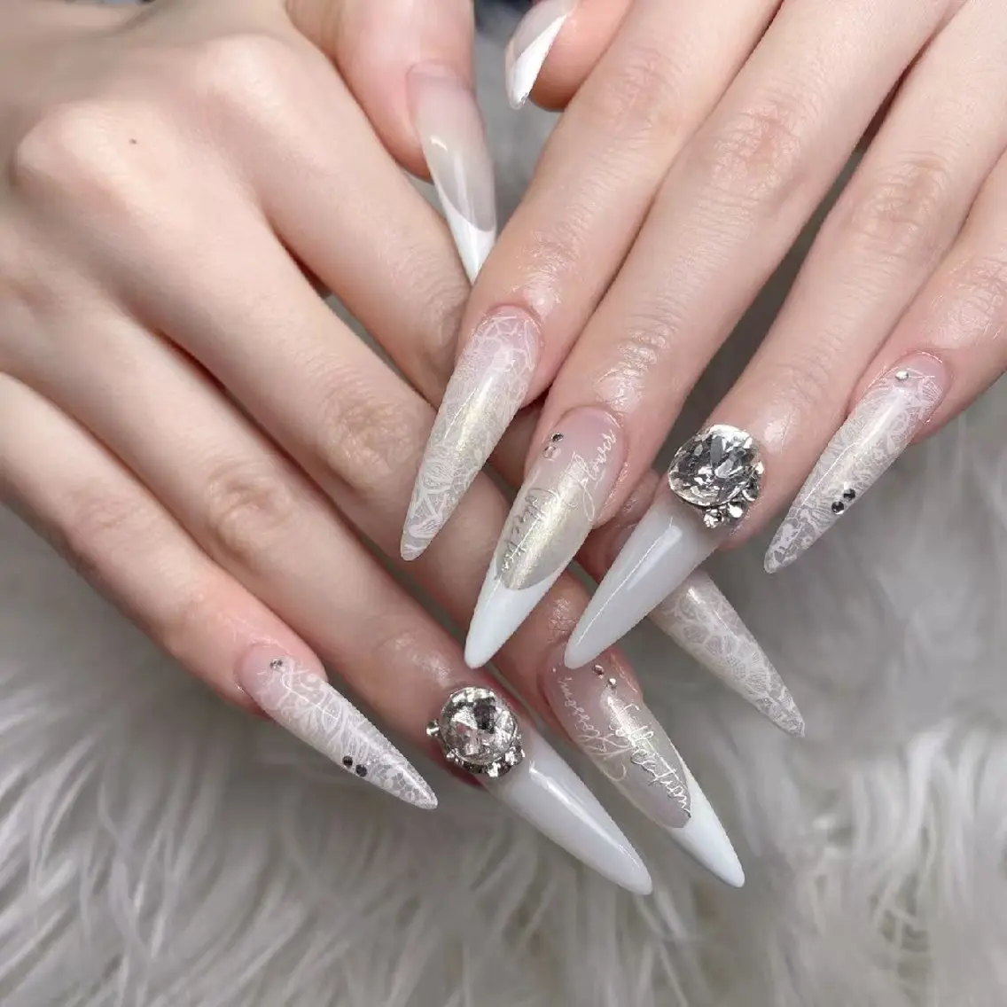 ネイル ENsalon AKIRAのネイルデザイン