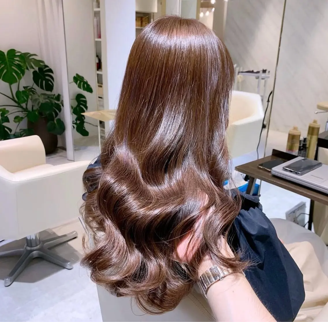カラー 淺井 子寿々のヘアスタイル