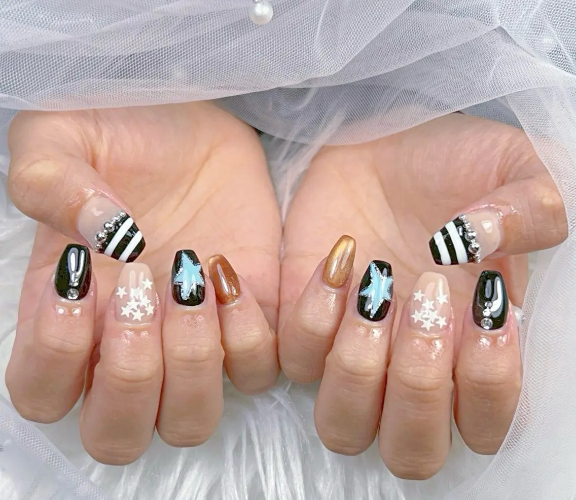 ネイル アートネイル オーロラネイル チークネイル 長さ出し フットネイル Miya _nailのネイルデザイン