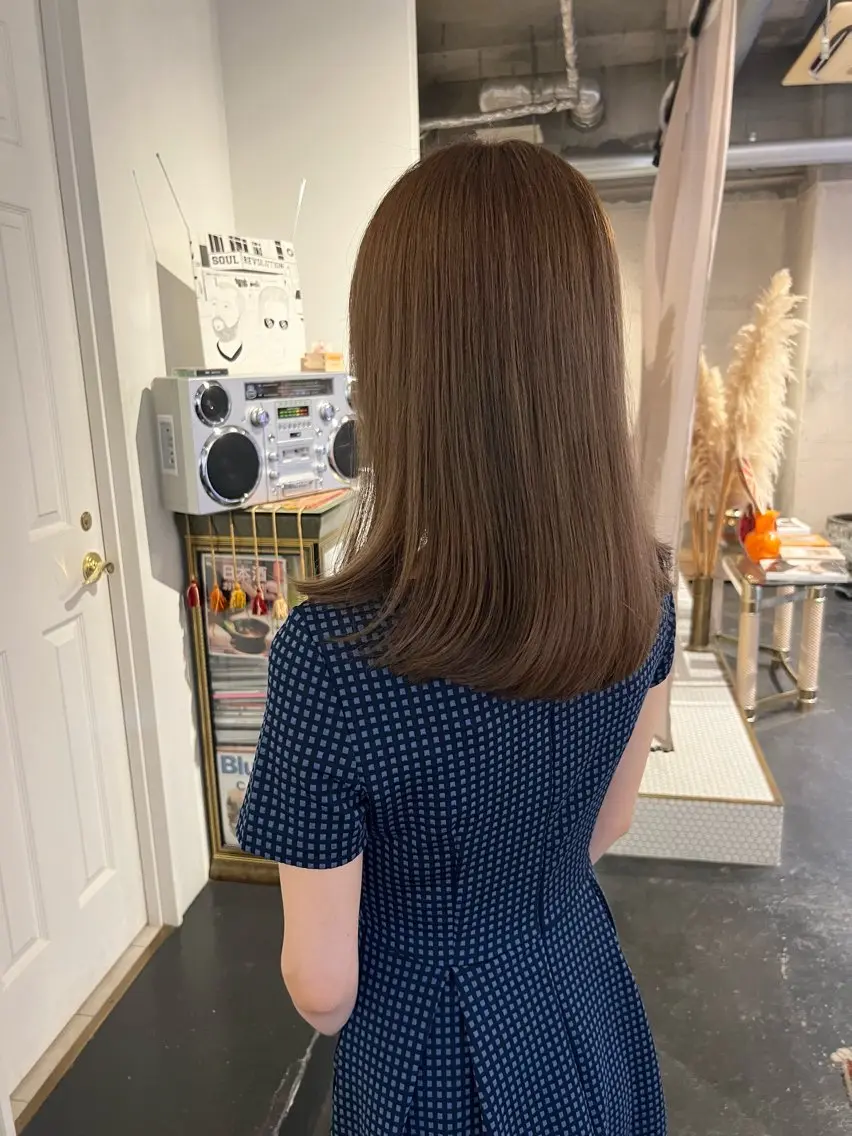 セミロング はな SPURのヘアスタイル