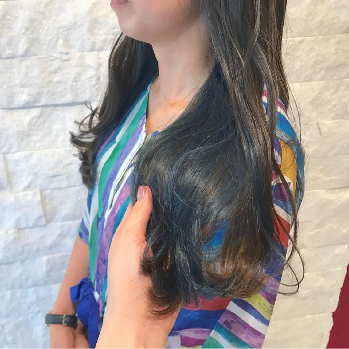 ロング カラー ブルーカラー ブルーグレー ブルーグレージュ グレージュ インナーカラー YUI𓍯ｴｸｽﾃ /ﾆｭｱﾝｽｶﾗｰのヘアスタイル
