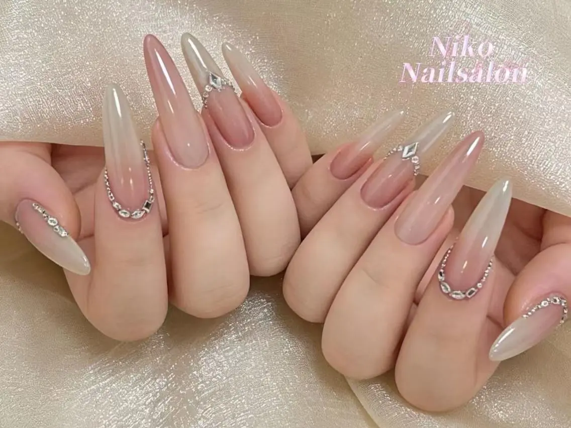 ネイル 長さ出し フットネイル フレンチネイル ジェルネイル ガラスフレンチ Nikoネイルサロン 本八幡店のネイルデザイン