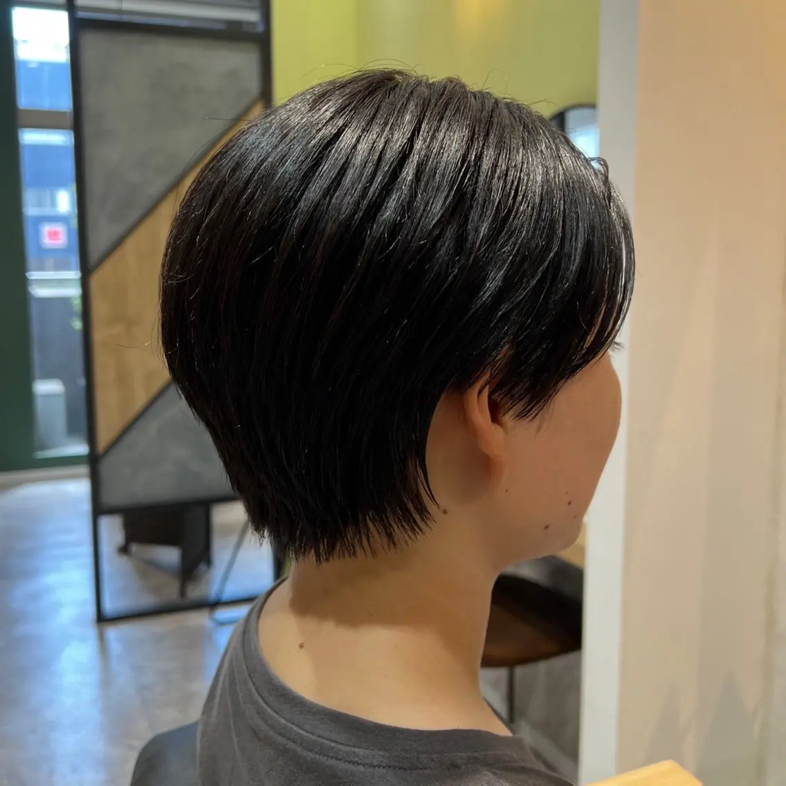 ショート ハンサムショート ショートヘア こだわりカラー🕊️ 坪井美南🌼のマツエク・マツパデザイン