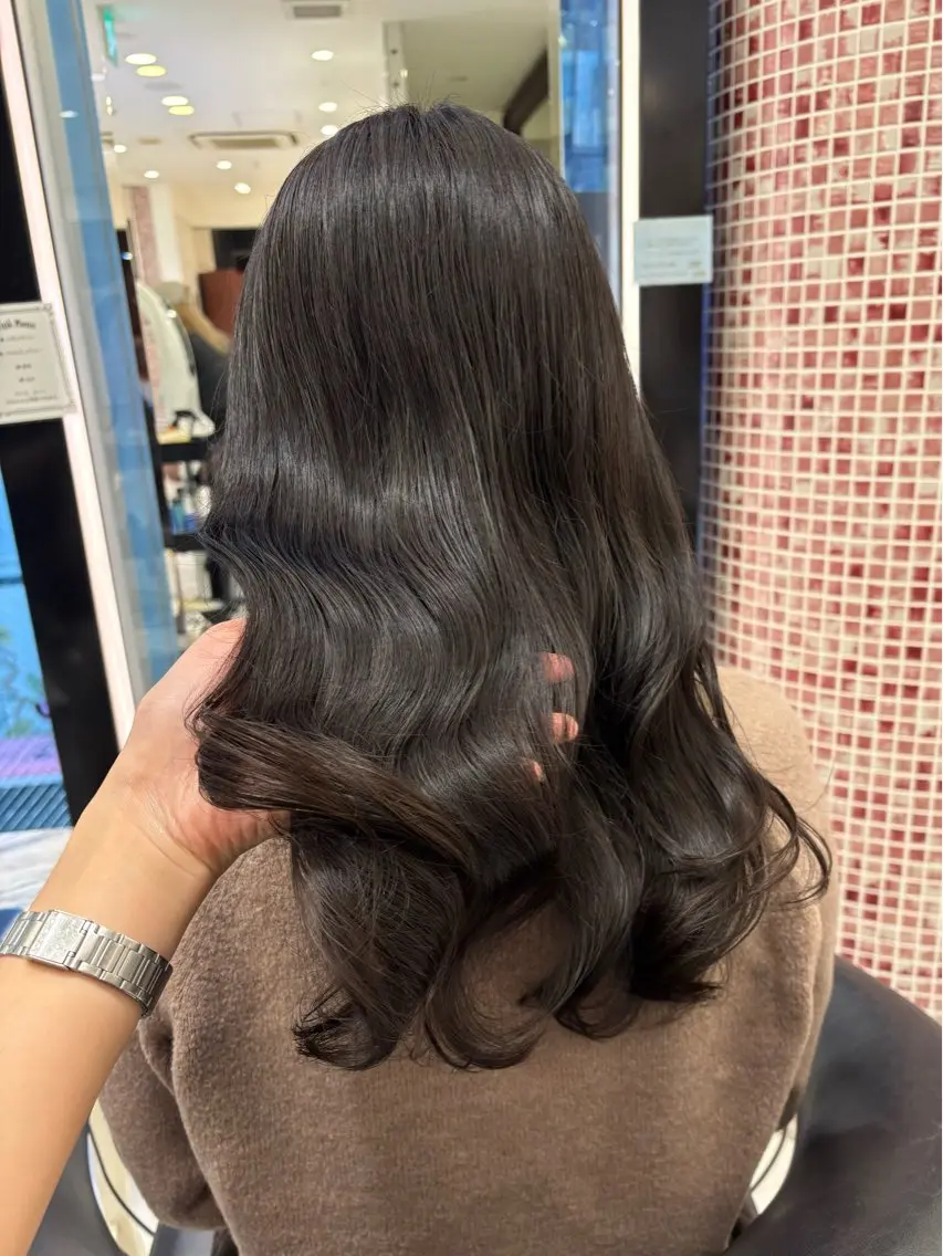 ミディアム カラー パーマ ヘアカラー トリートメント 韓国っぽ水光肌カラー マンツーマン🫧なおのヘアスタイル