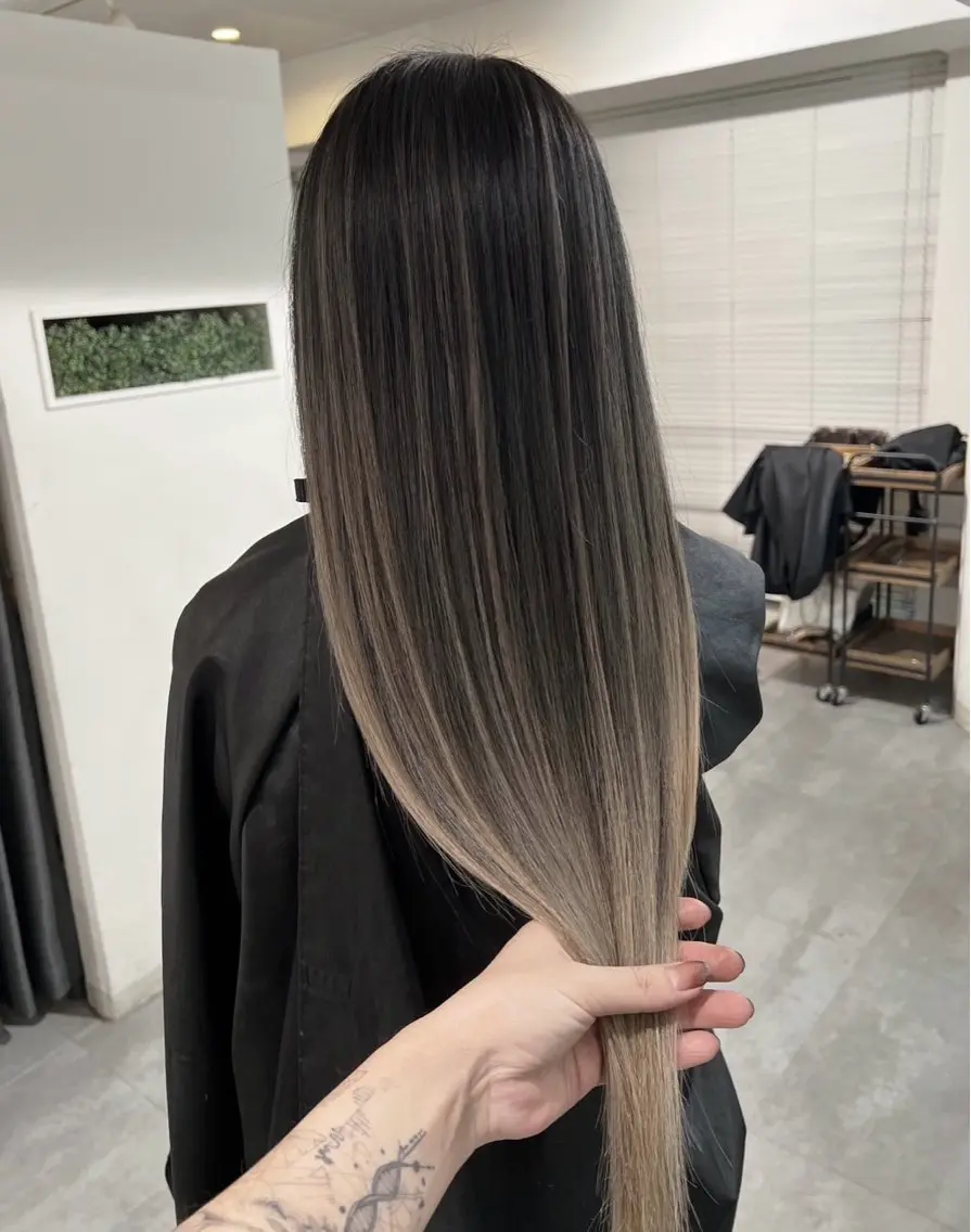 ロング カラー バレイヤージュ ベージュカラー ホワイトベージュ レイヤーカット 指名数No.1 /NAOYAのヘアスタイル
