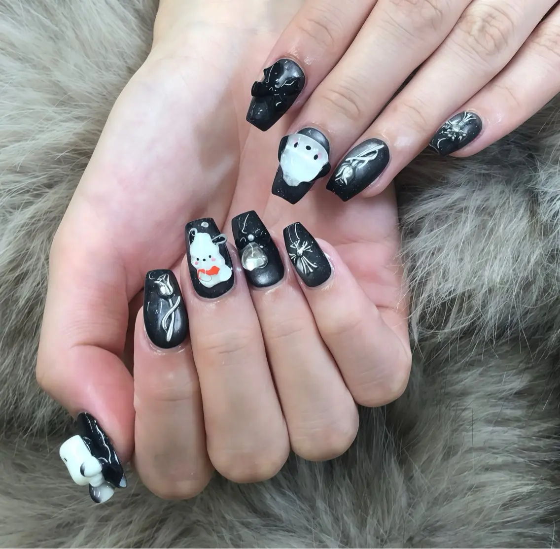 ネイル Glow Minamiのネイルデザイン