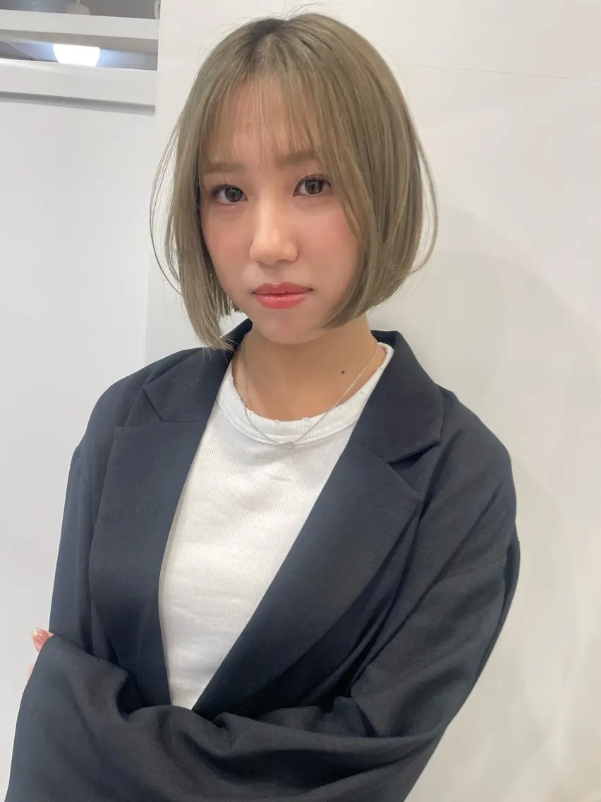 ショート カラー ミストバング ベージュカラー ブリーチ ケアブリーチ ダブルカラー ダブルカラーVia/ airi♡のヘアスタイル