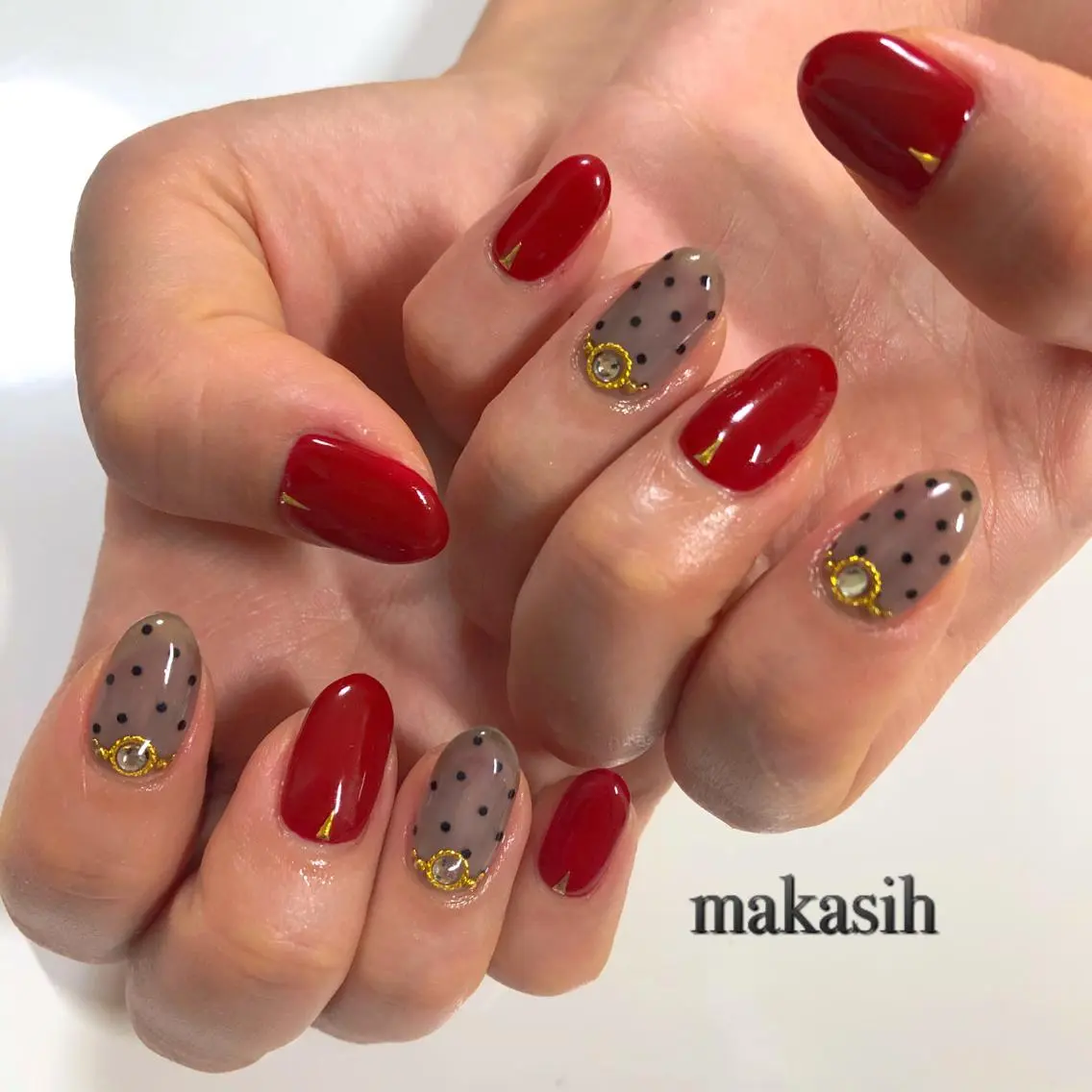 ネイル ドット 赤色 濱田 美菜子のエステ・リラクイメージ