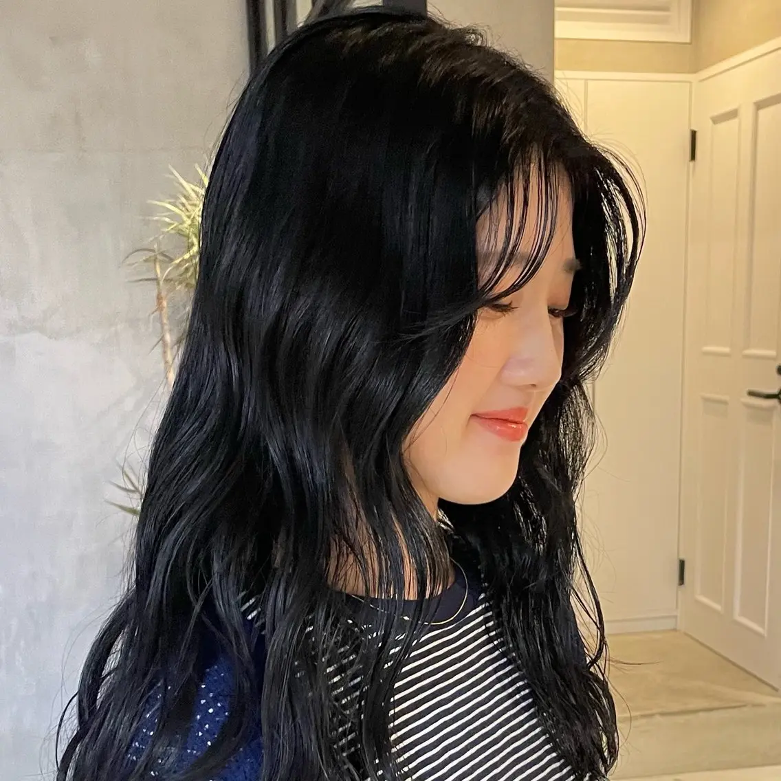 ロング カラー 黒髪 ブルーカラー ブルーブラック ヘアカラー ひなた/elima 調布/暖色カラーのヘアスタイル