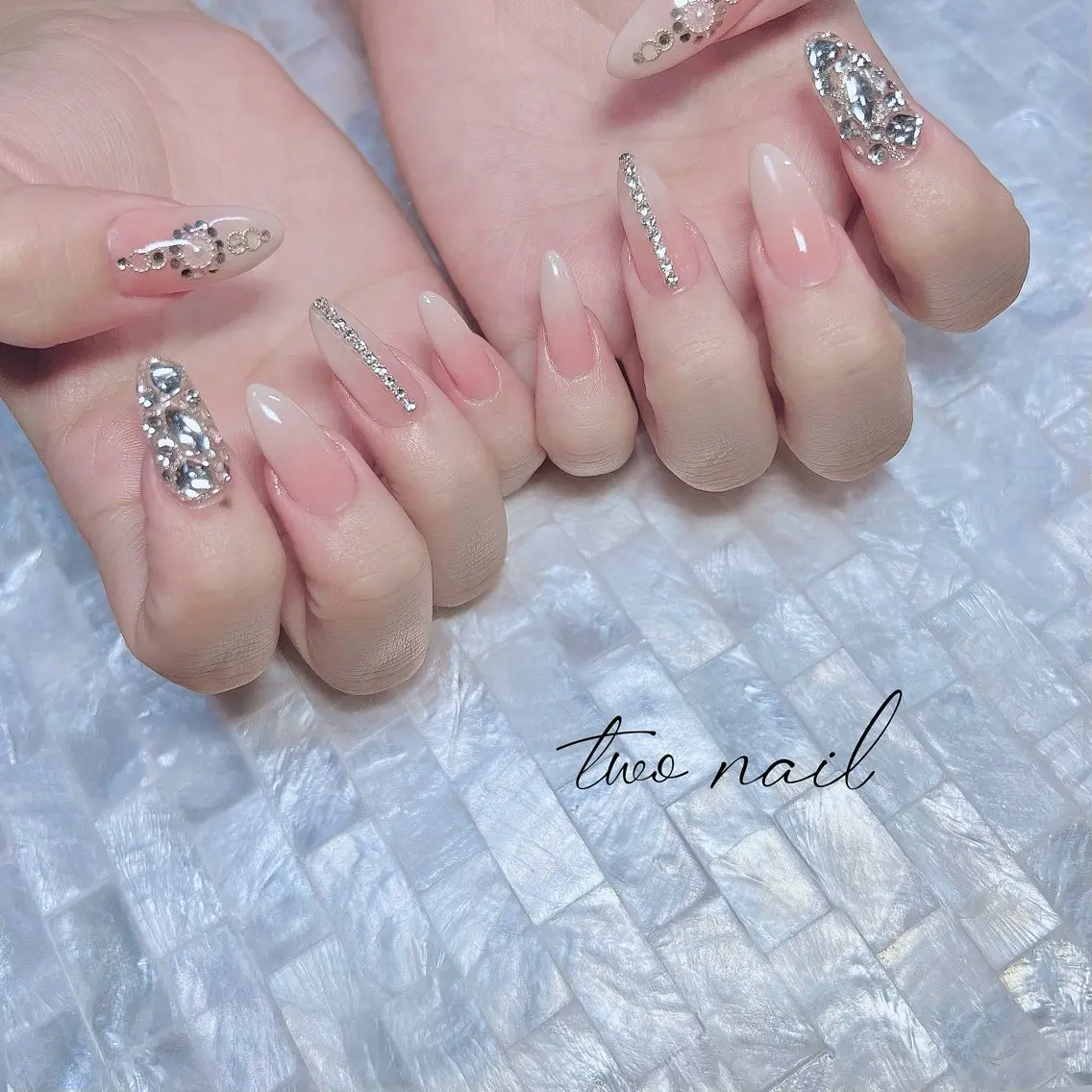 ネイル アートネイル ネイルチップ ホワイト ハンドネイル two nailのネイルデザイン