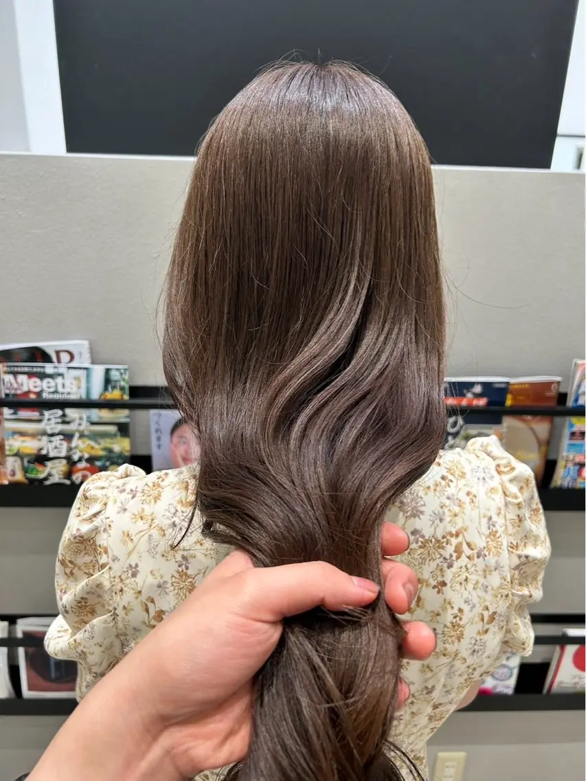 カラーリタッチ＋オージュアトリートメント＋コテ巻きの写真