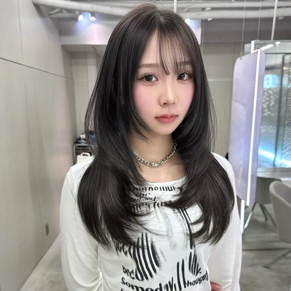 セミロング カラー ヘアアレンジ 黒髪 ナチュラルブラック 韓国風ヘア レイヤーカット カット ヘアカラー ヘアセット kana 栄美容師/韓国ヘアのヘアスタイル