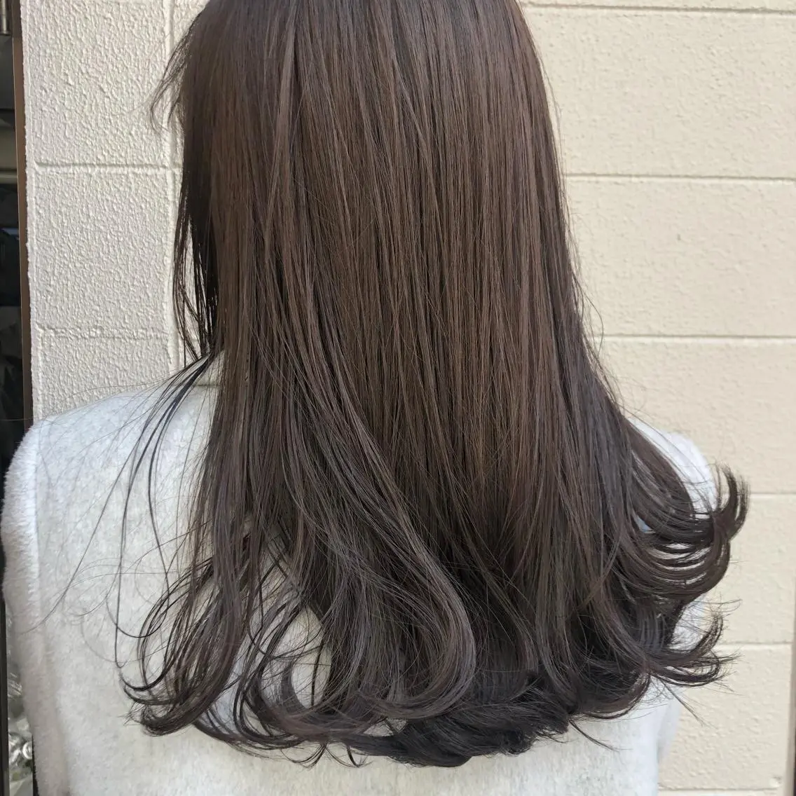 セミロング カラー ベージュカラー やまさきえりこ ニュアンスパーマのヘアスタイル