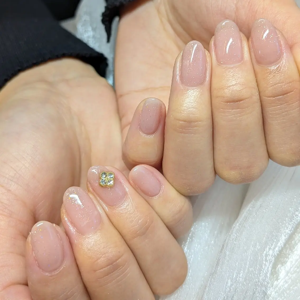 ネイル ジェルネイル ガーリー 韓国ネイル オフィスネイル パラジェル ハンドネイル Shanti🩵 NARITAのネイルデザイン