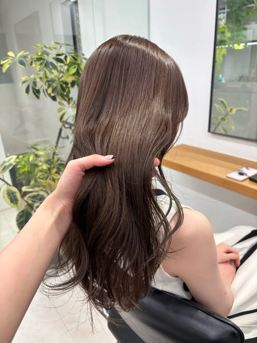 ロング 盛れる透明感カラー・ momokaのヘアスタイル
