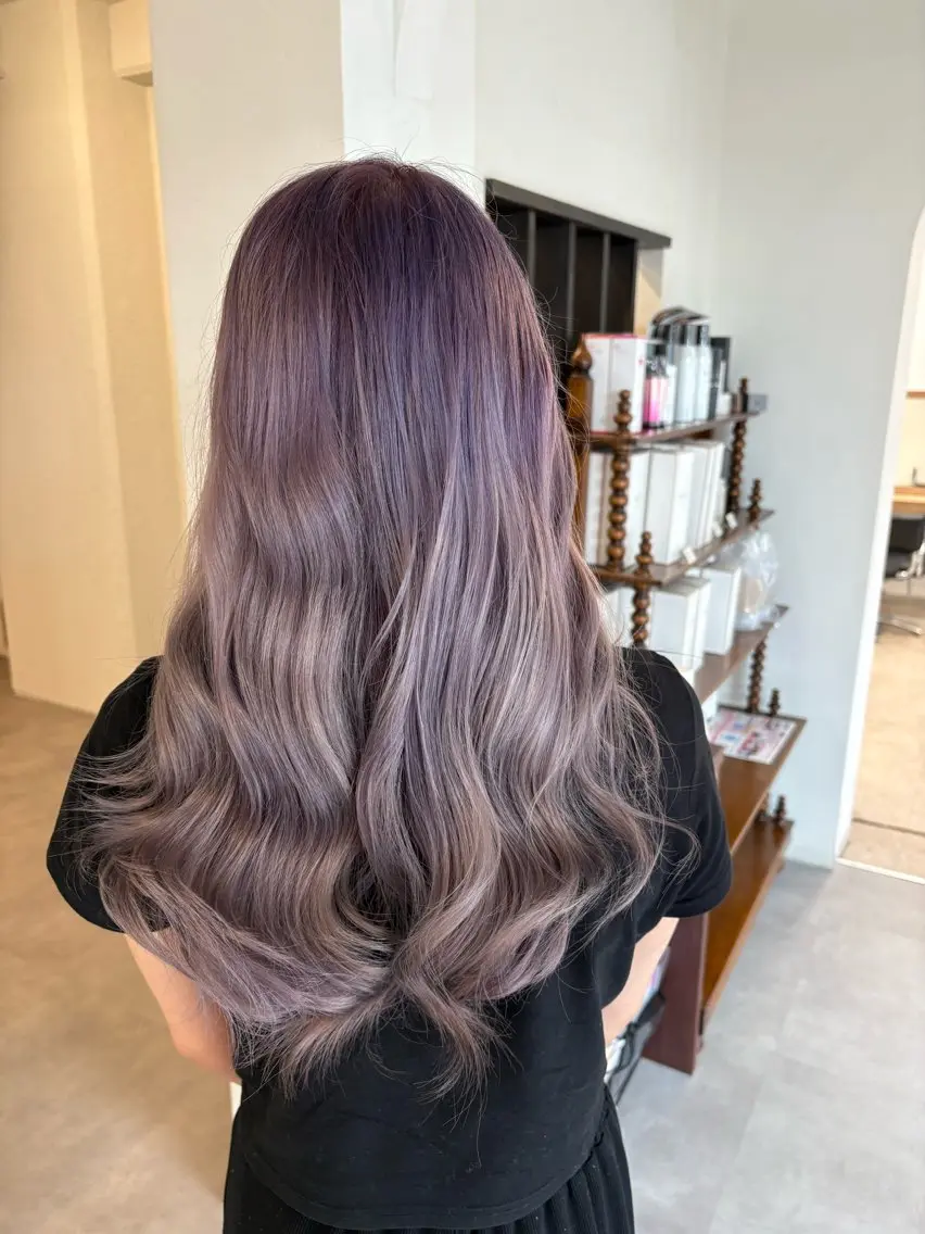 ロング カラー ヘアカラー 黒川 綾音のヘアスタイル