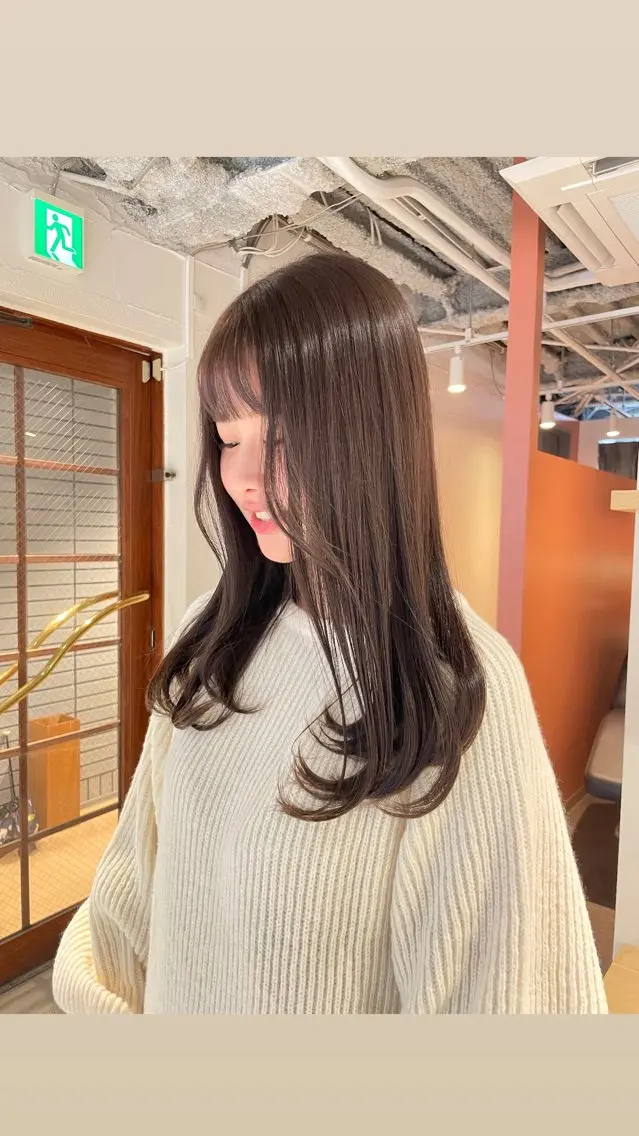 セミロング カラー ベージュカラー ブリーチ 透明感カラー ブリーチなしカラー ピンクカラー レイヤー×初 パーマ|hinakoのヘアスタイル