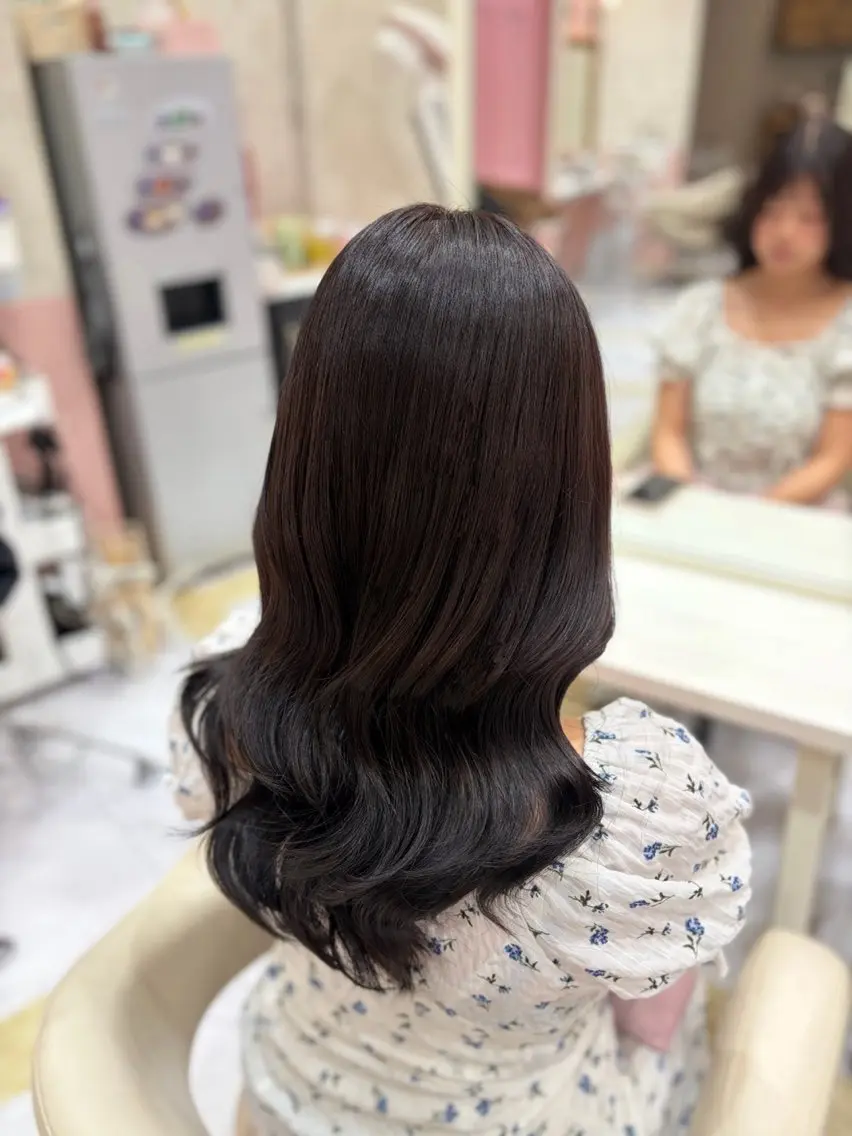 ロング ヘアカラー 鎌田 優依のヘアスタイル