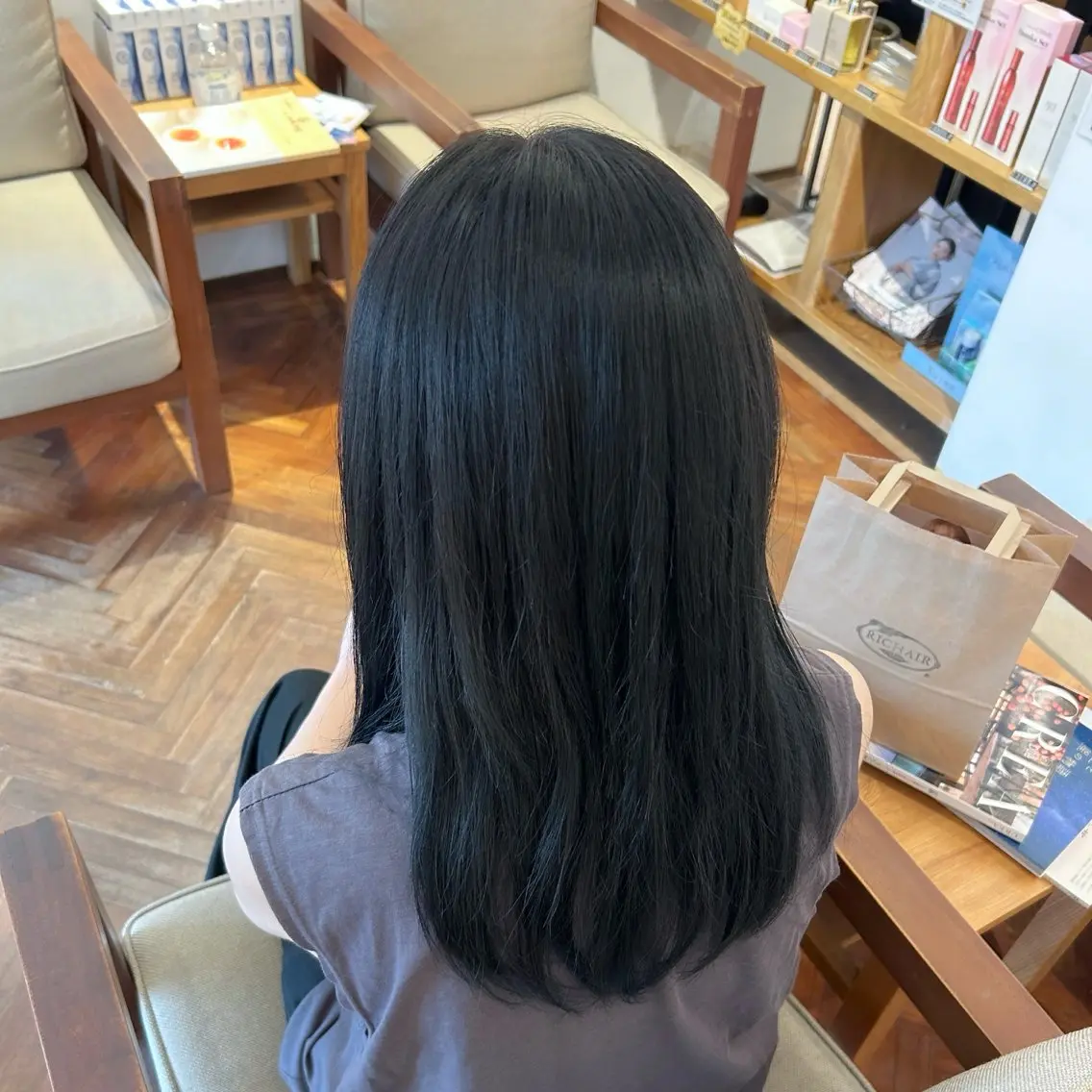 セミロング カラー アッシュ ベージュカラー 黒髪 ブルーカラー ブルーブラック 吉田 新平のヘアスタイル