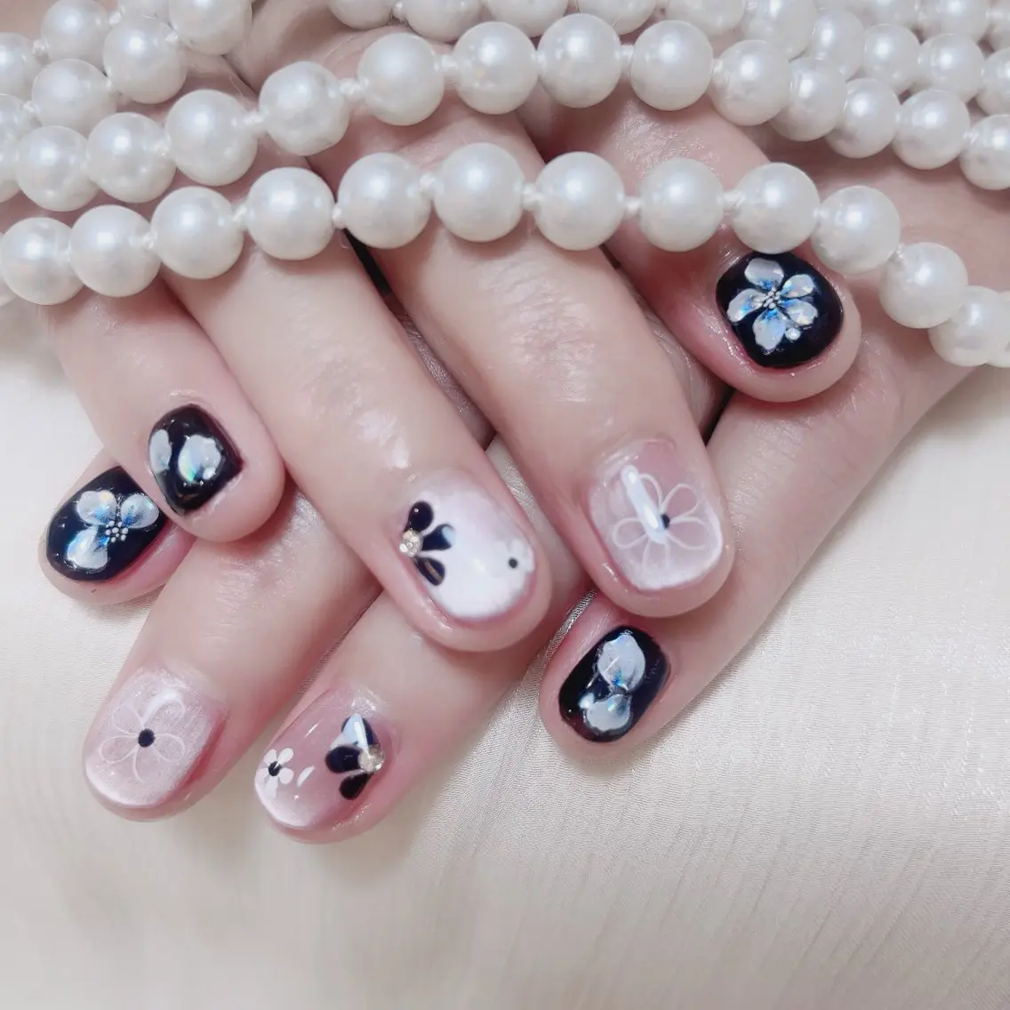 ネイル ハンドネイル MoonNail ユリ🌸のネイルデザイン