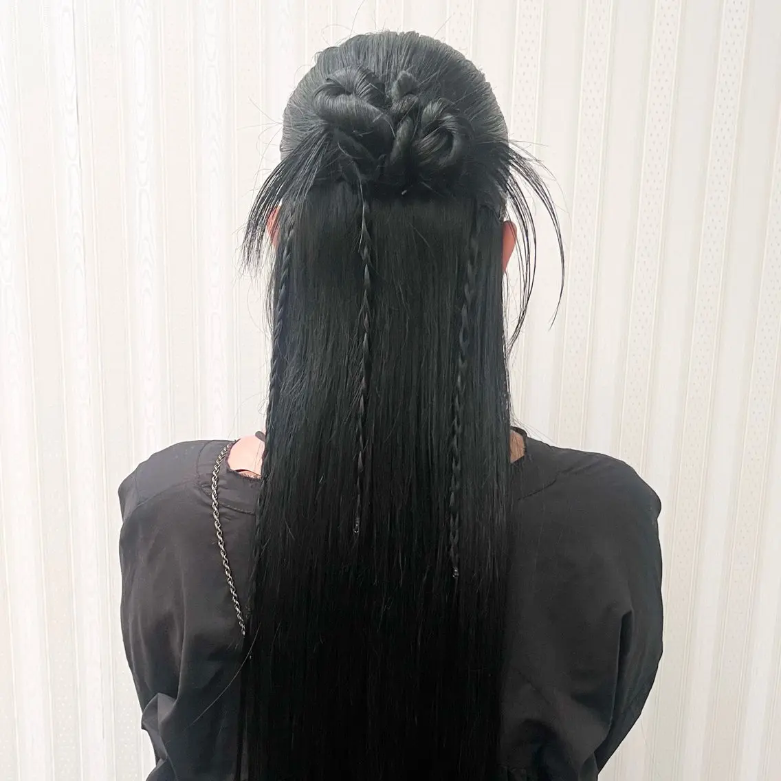 ロング ヘアアレンジ ハーフアップ ヘアセット 伊藤 玲衣のヘアスタイル