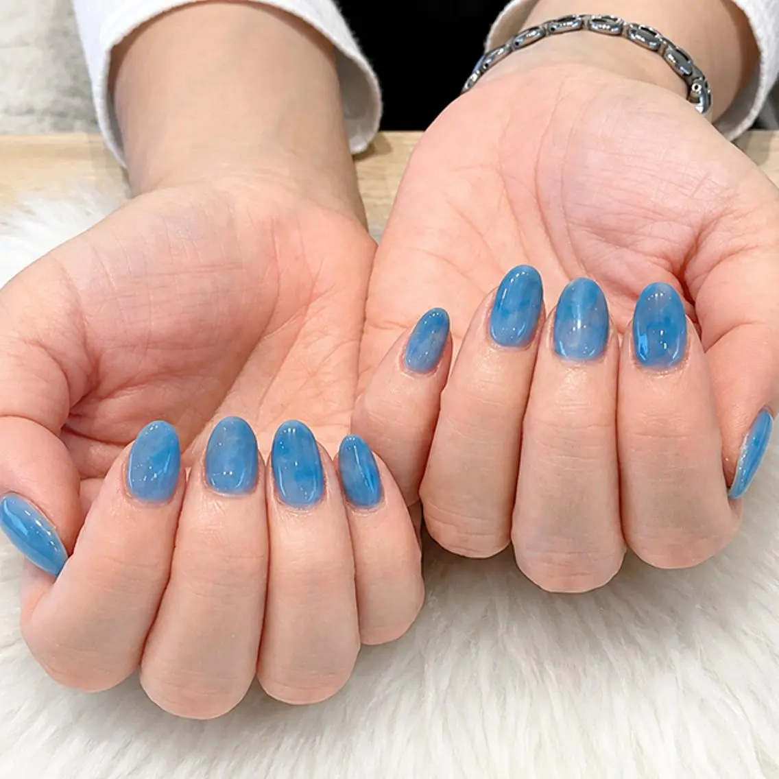 ネイル ブルー ニュアンスネイル ハンドネイル K. Harukaのネイルデザイン