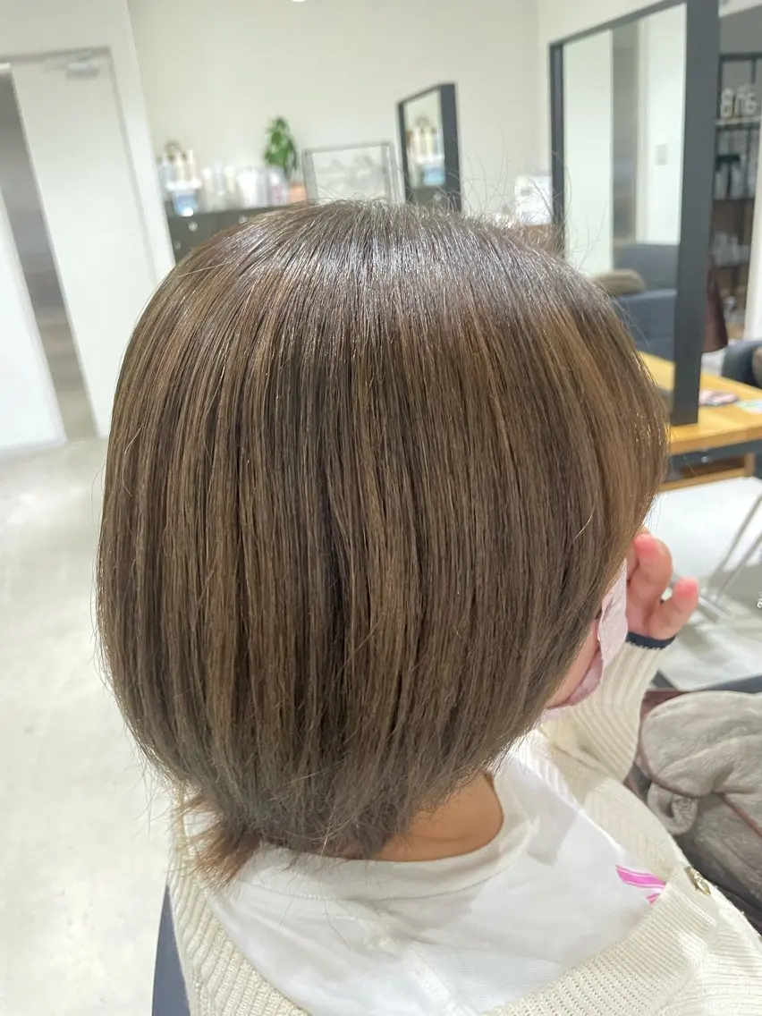 ショート ヘアカラー anB Bのヘアスタイル
