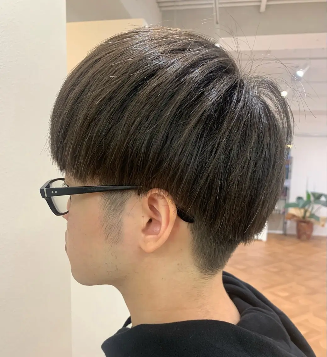 メンズ マッシュ 刈り上げ 佐々木 有彩のヘアスタイル