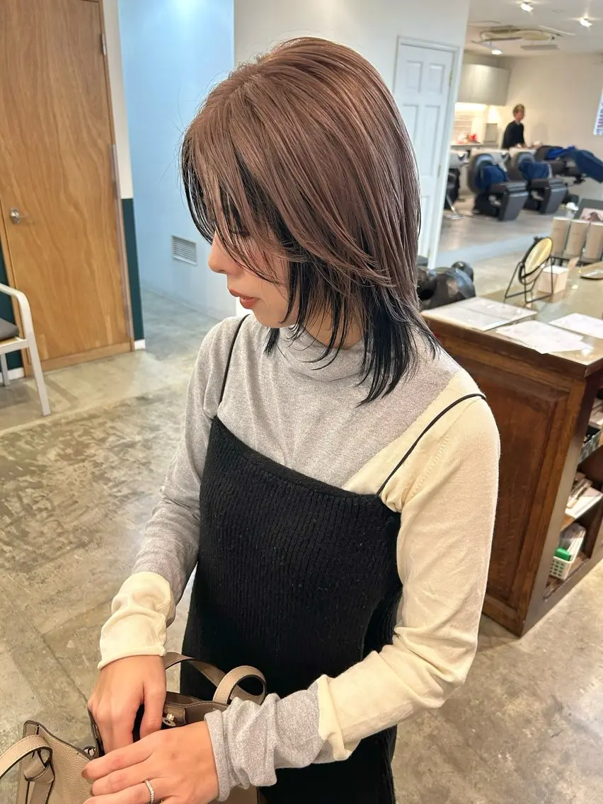 ミディアム カラー インナーカラー 顔周りカット レイヤーカット カラーリスト菅野 竜矢🌈のヘアスタイル