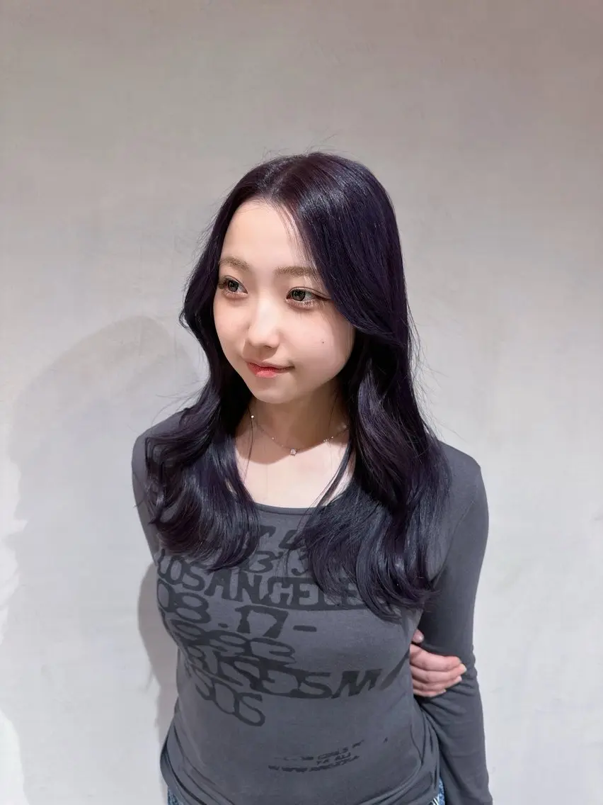 セミロング カラー ブリーチ ラベンダーカラー ヘアカラー 竹内 琳子のヘアスタイル