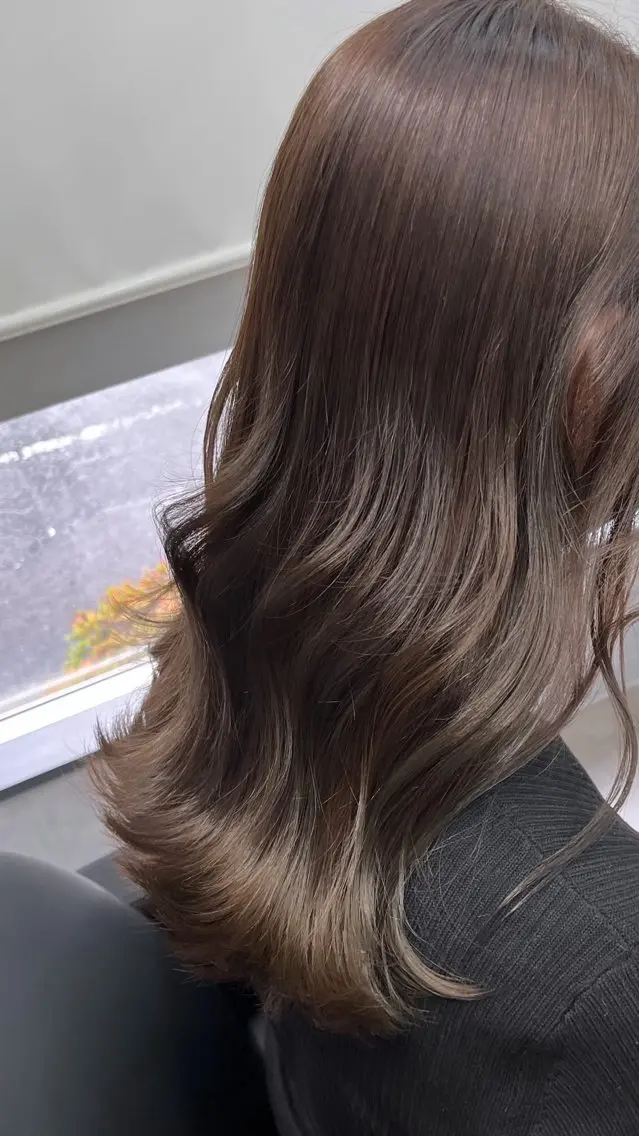 ロング カット ヘアカラー 熊谷 有紗のヘアスタイル