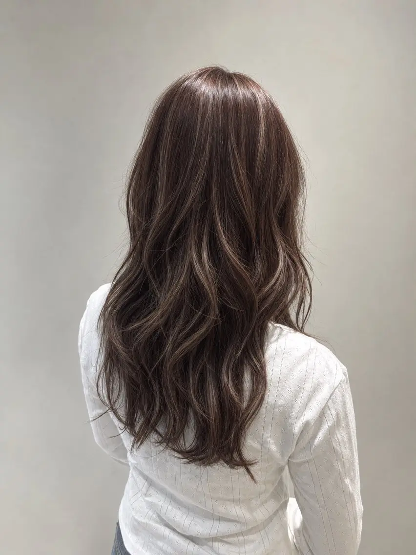 ミディアム カラー ハイライトカラー ハイライト ヘアカラー 飯田 優恵のヘアスタイル