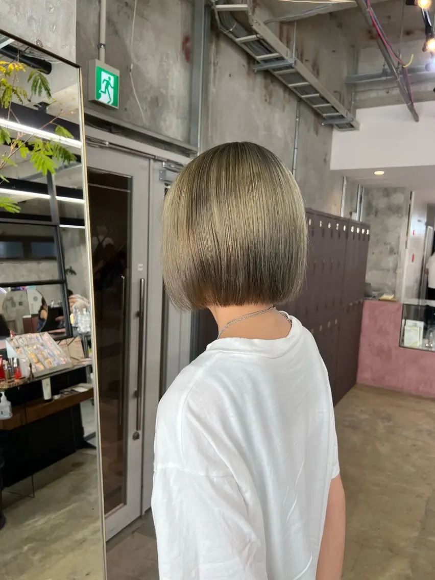カラー ブリーチ グレージュ オリーブカラー オリーブグレージュ オリーブグレー azumi/グレー ジュ/オリーブ/縮毛のヘアスタイル