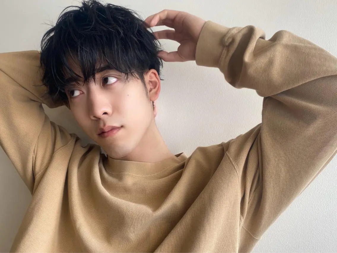 パーマ メンズ メンズパーマ カット パーマ トリートメント RIKA韓国ヘア/く びれヘア/上品カラーのヘアスタイル