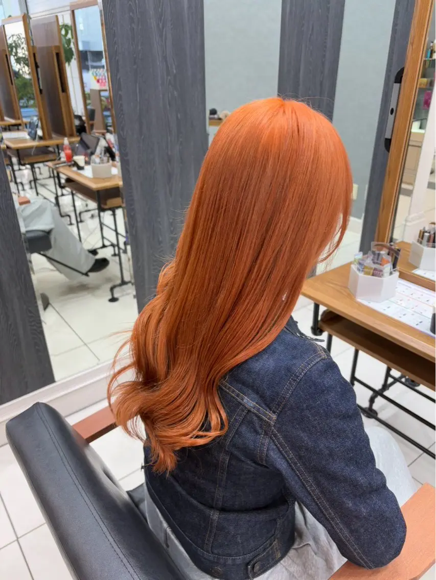 ロング カラー ブリーチ ブラウンカラー オレンジ オレンジブラウン ヘアカラー 海野 楓のヘアスタイル
