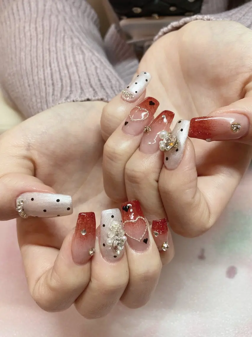 ネイル LEDアイラッシュ ∩_∩アオイのマツエク・マツパデザイン