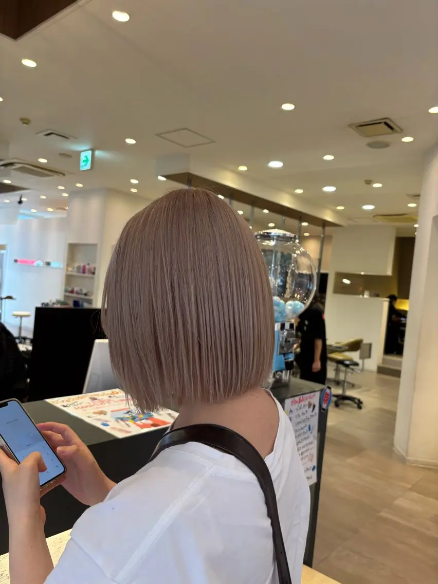 カット ヘアカラー 岩岡 つなみのヘアスタイル