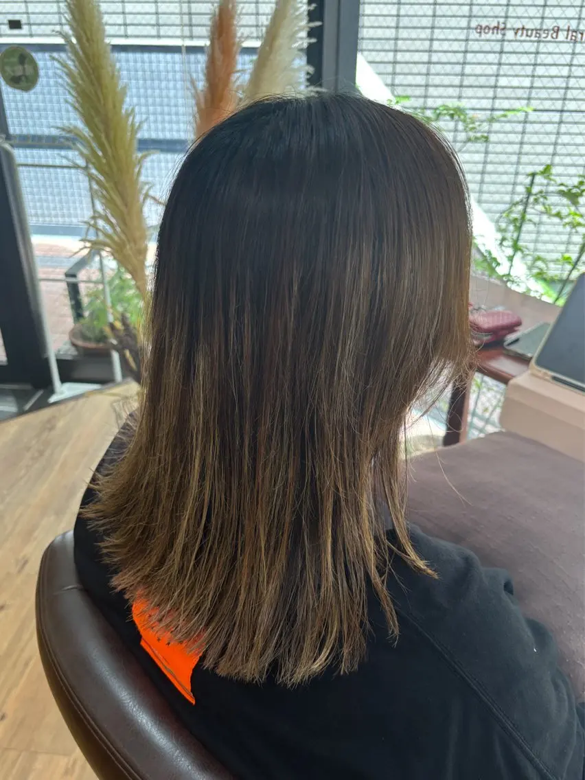 ミディアム カット . kanokoのヘアスタイル