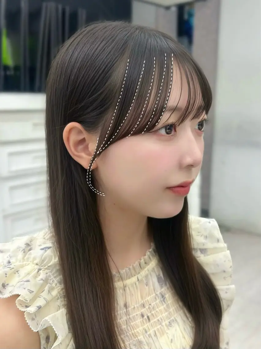 セミロング カラー 小顔カット 韓国ヘア🇰🇷／ 艶カラー鈴木萌愛🩶のヘアスタイル