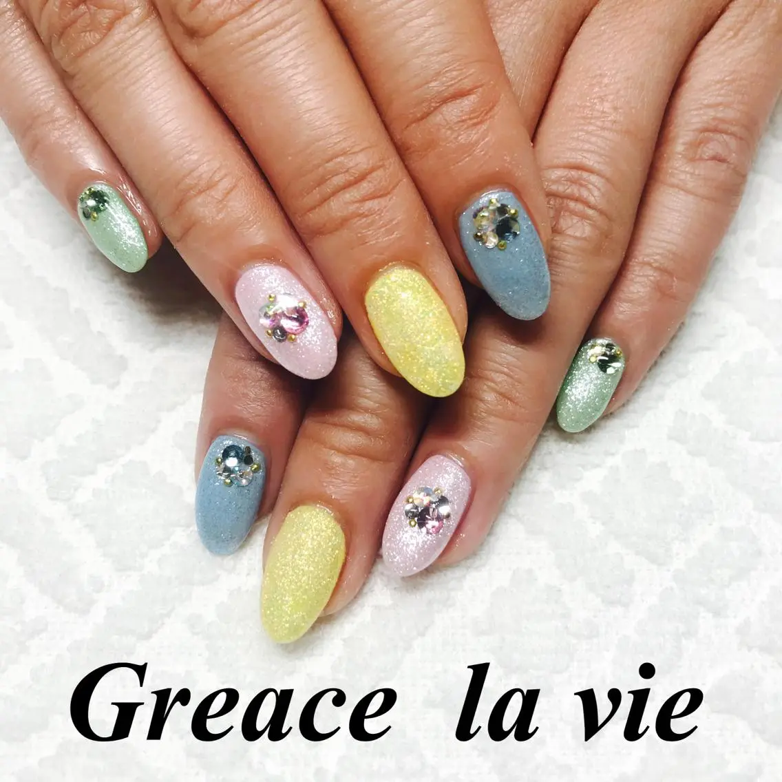 セミロング カラー パーマ ヘアアレンジ キッズ ネイル マツエク・マツパ パステルネイル 春ネイル Greace  la vieのネイルデザイン