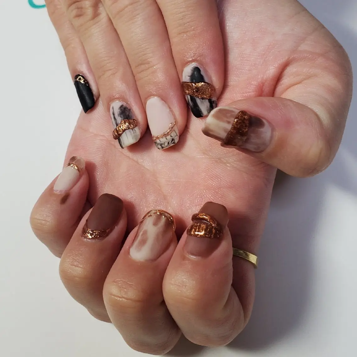 ネイル 持ち込み ニュアンスネイル Y. Saoriのネイルデザイン