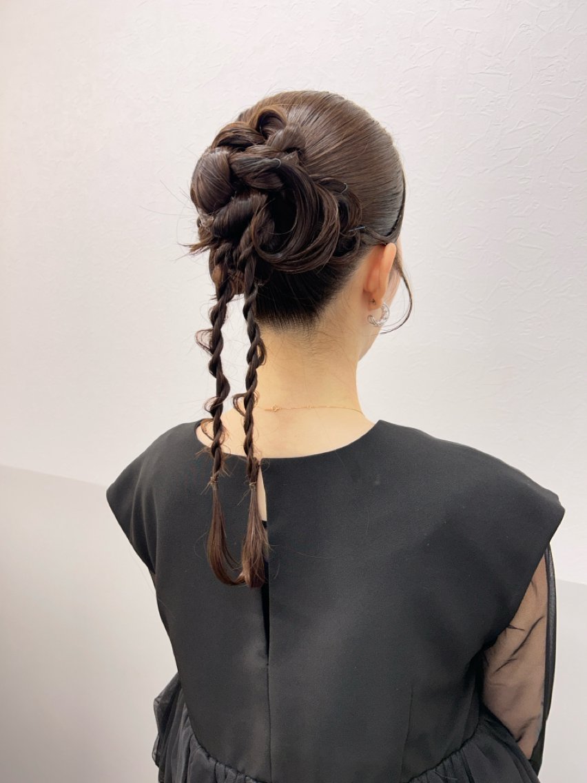 セミロング ヘアアレンジ ヘアセット 薄田 珠美のヘアスタイル