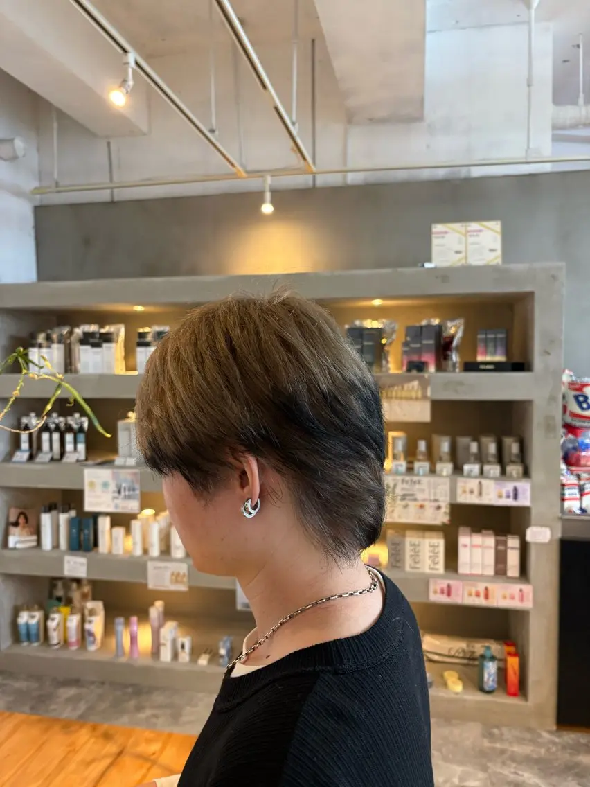カラー メンズ 岩崎 郁音のヘアスタイル