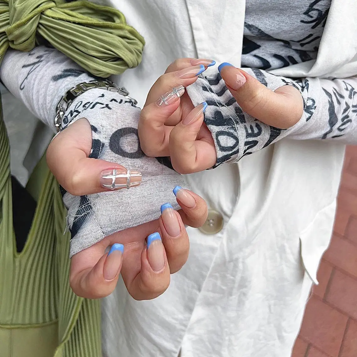 ネイル ブルー フレンチネイル ニュアンスネイル ぷっくりネイル ハンドネイル 自爪育成専門サロン ◌𓈒azumiのネイルデザイン