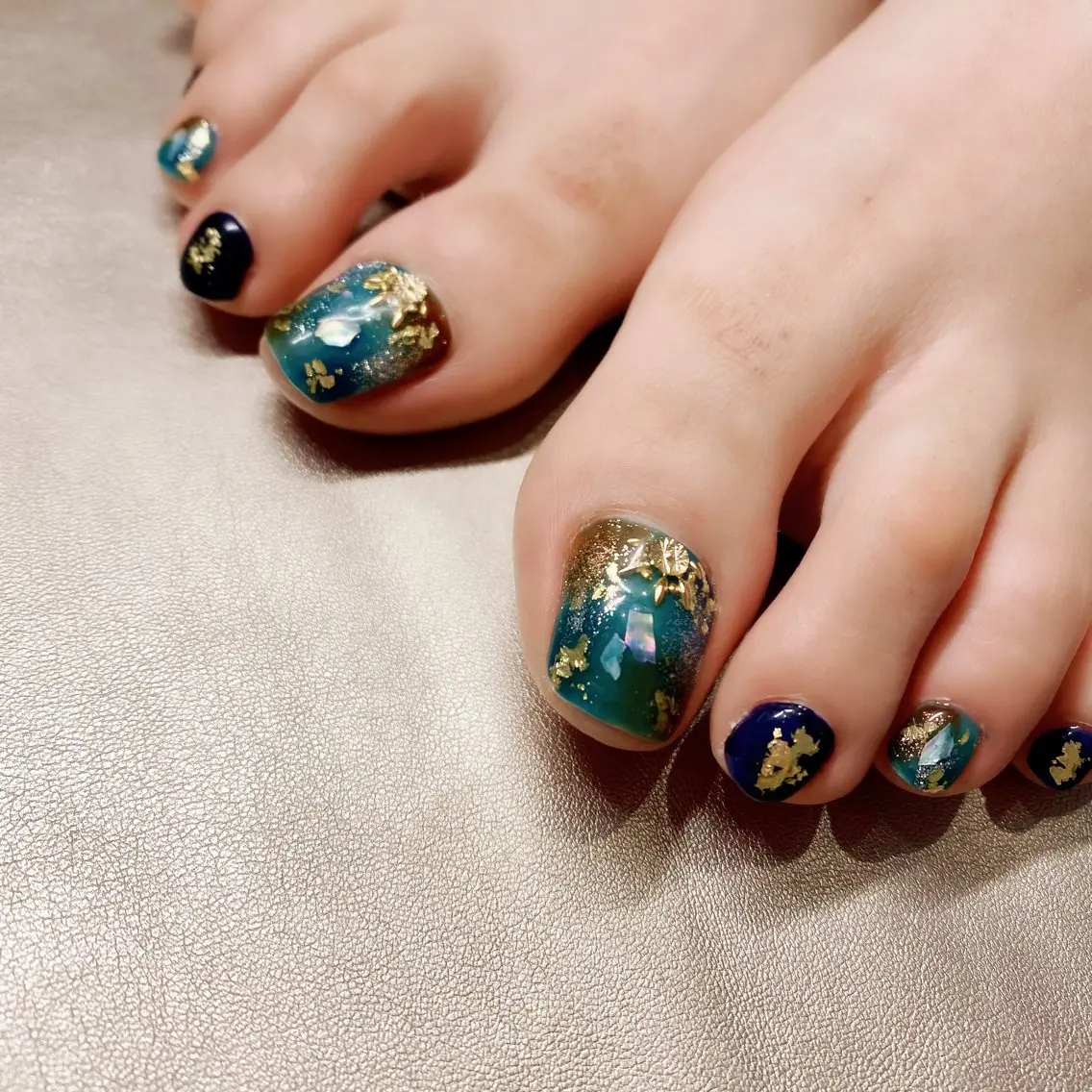 【ミニモ学割 U24】平日限定!フットジェル+角質ケア&クイックマッサージ付き☆ デザイン1時間やり放題 ¥7700の写真