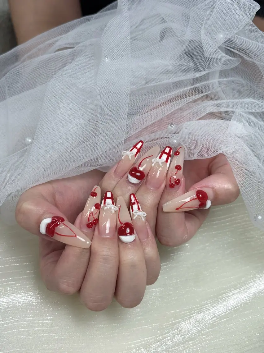 ネイル フレンチネイル ジェルネイル 韓国ネイル マグネットネイル 持ち込み ハンドネイル Royal nail_Mimiのネイルデザイン