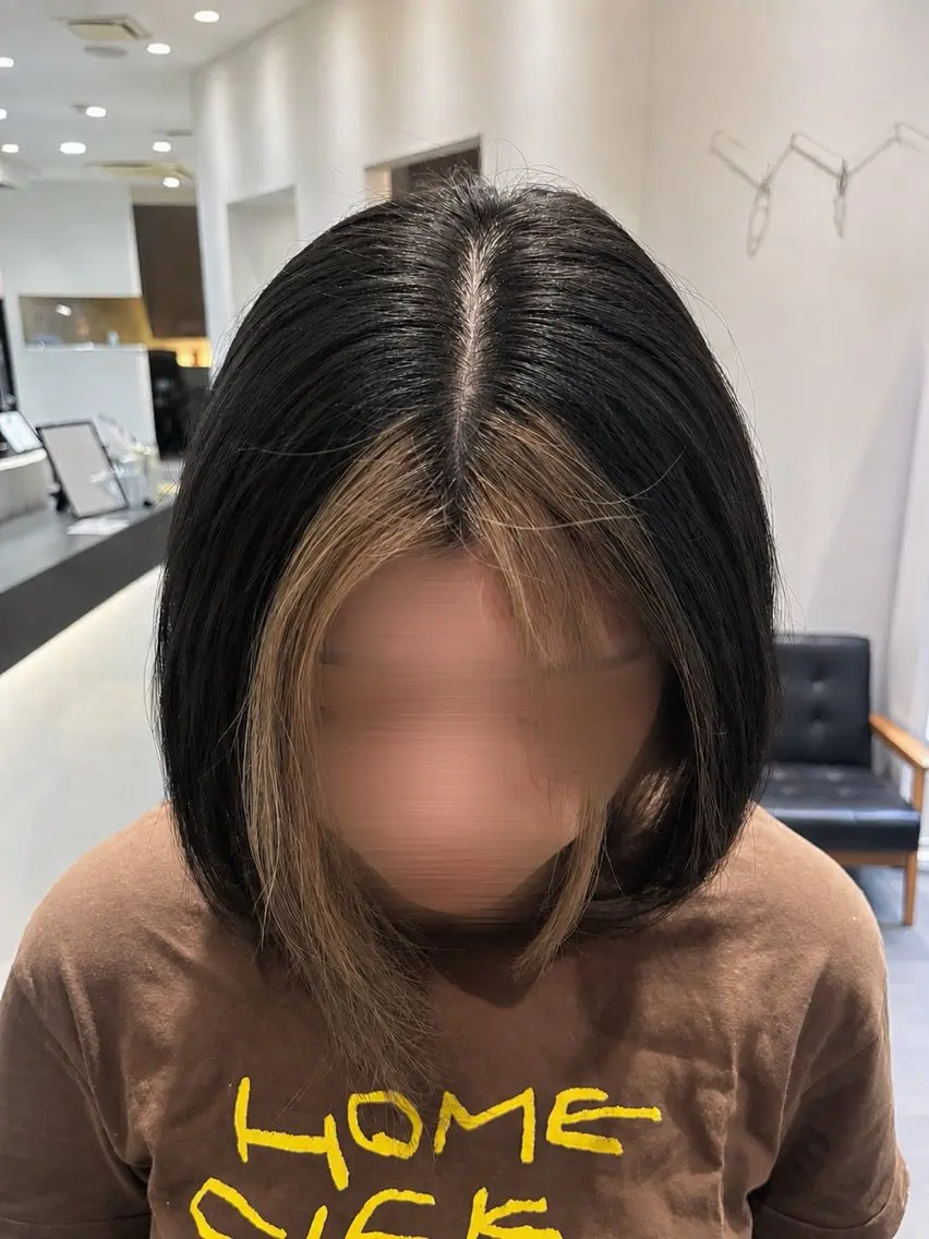 ショート ヘアカラー 西岡 英菜のヘアスタイル